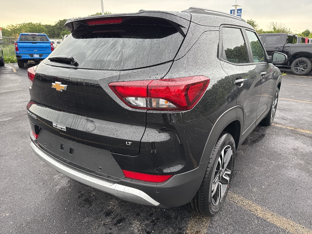 2026 Chevrolet Trailblazer LT photo 3