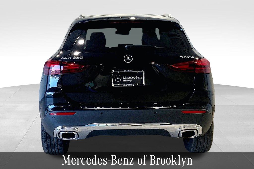 2025 Mercedes Benz GLA 250 4MATIC photo 4