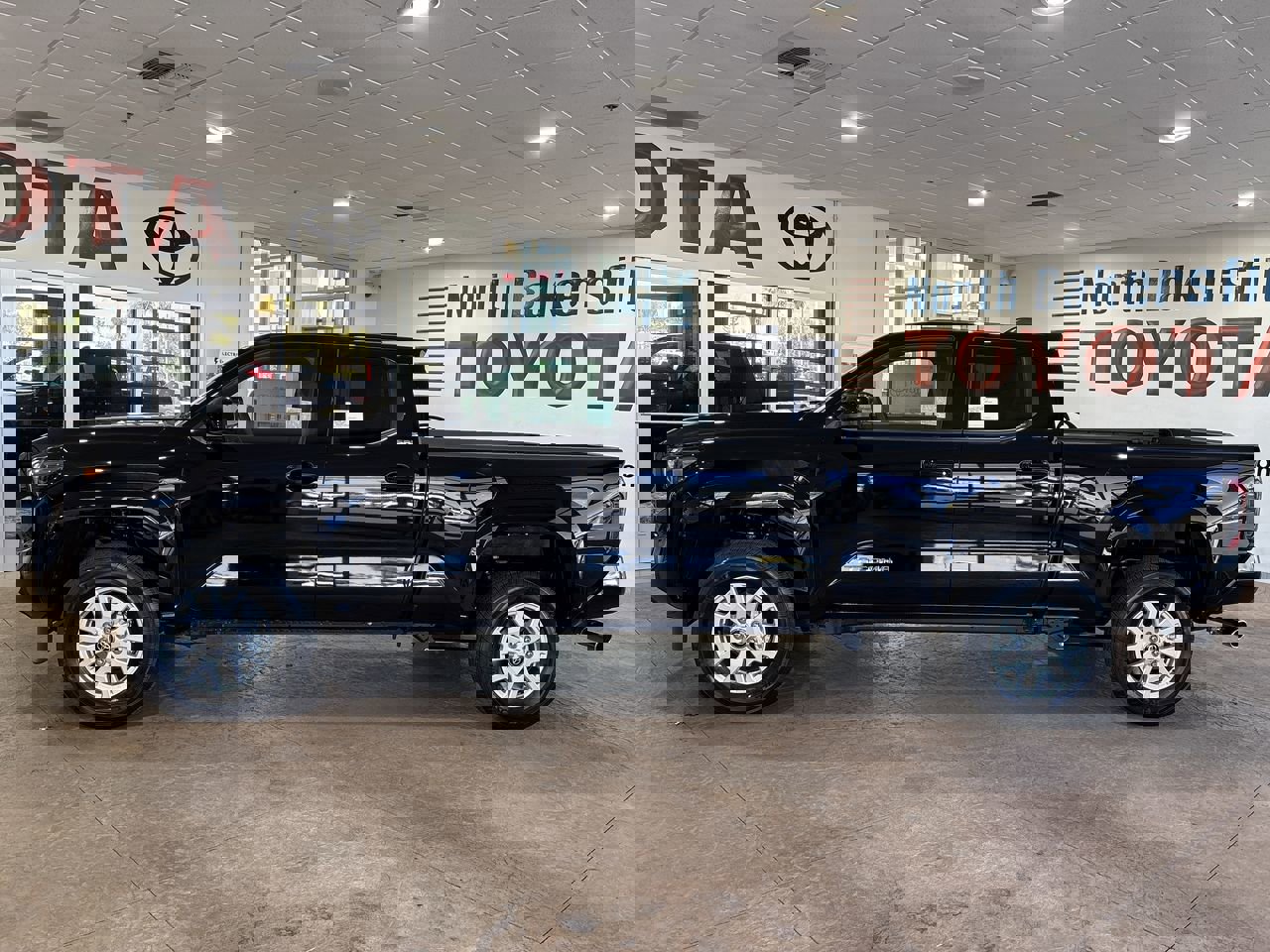 2025 Toyota Tacoma SR5 Double Cab photo 6
