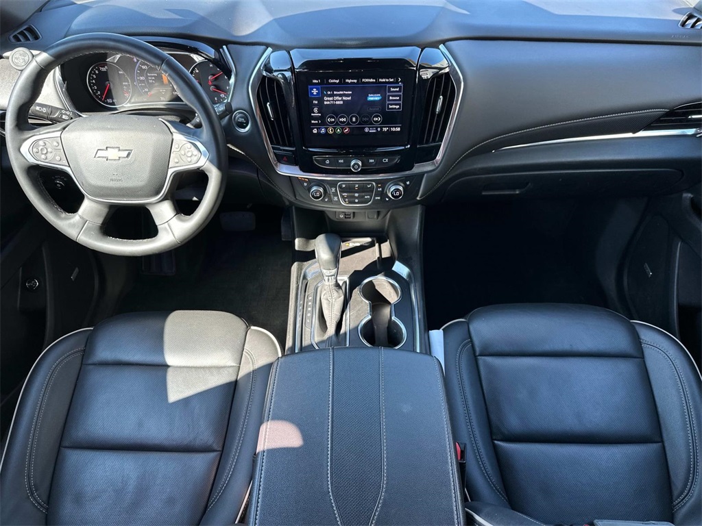 2023 Chevrolet Traverse Premier photo 2