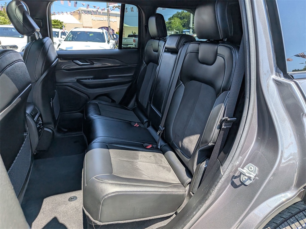 2023 Jeep Grand Cherokee Altitude photo 21