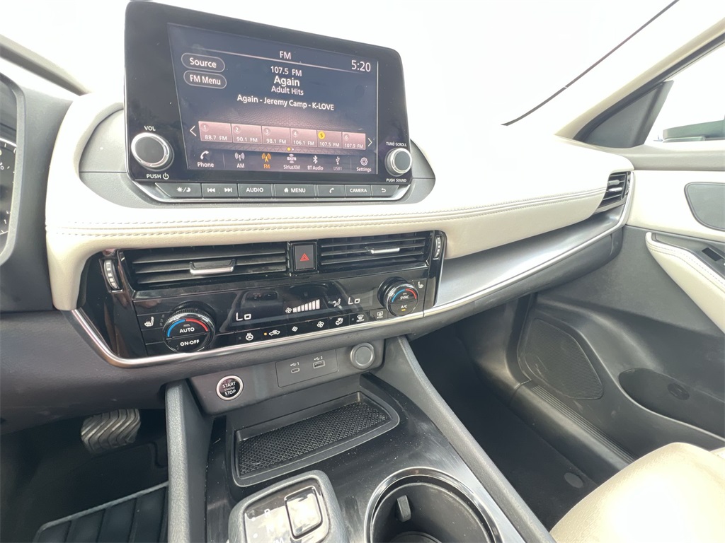 2022 Nissan Rogue SV photo 19