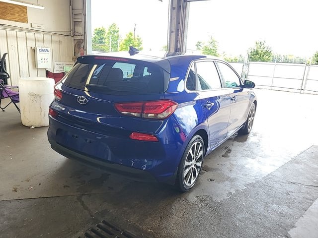 2018 Hyundai Elantra GT Base photo 4