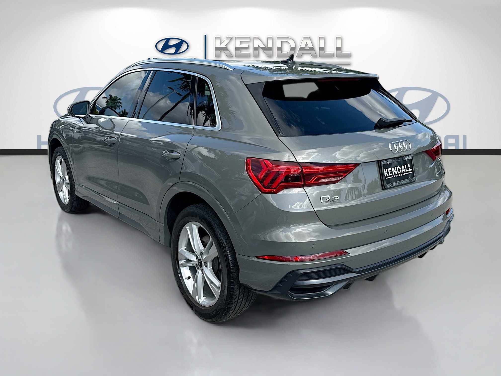 2021 Audi Q3 S line Premium photo 4