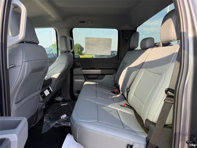 2025 Ford F-150 Lightning photo 6