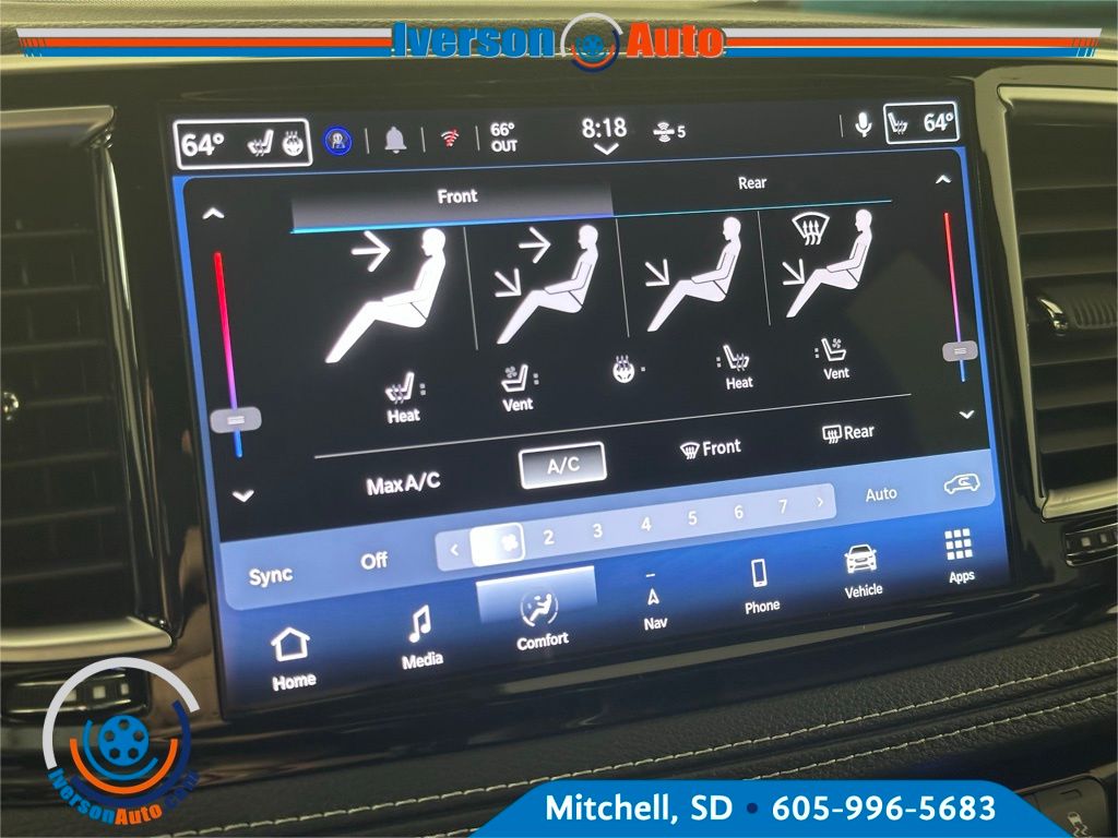 2026 Chrysler Pacifica Limited photo 21