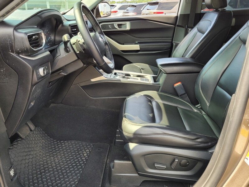 2021 Ford Explorer XLT photo 4