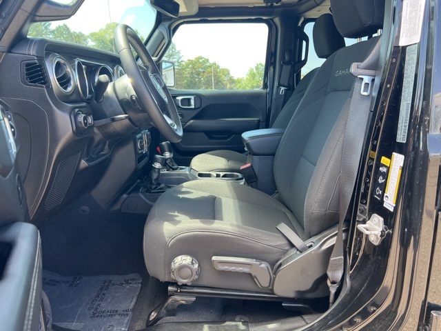 2023 Jeep Wrangler Sahara photo 4