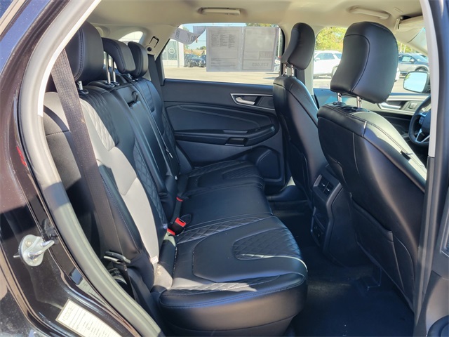 2024 Ford Edge Titanium photo 18