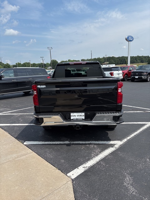 2024 Chevrolet Silverado 1500 LT photo 7