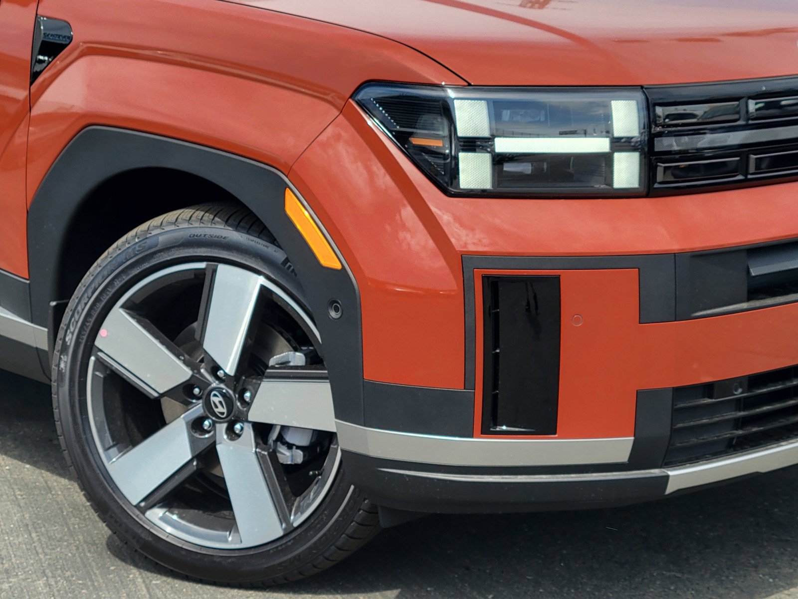 2025 Hyundai Santa Fe Limited photo 2