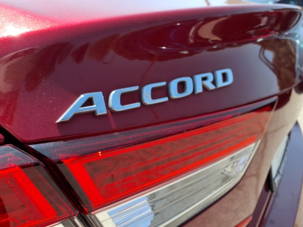 2018 Honda Accord LX photo 5