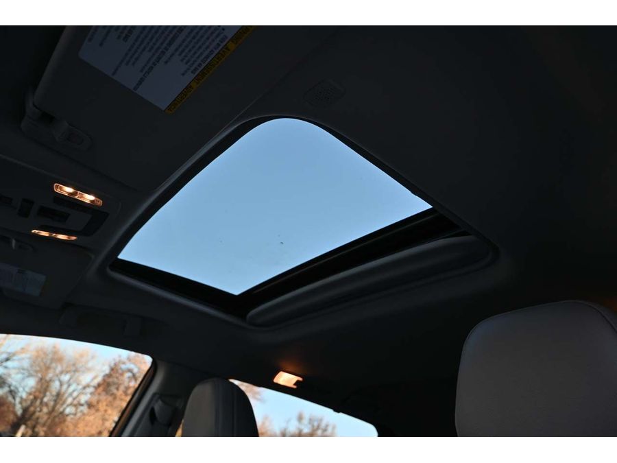 2022 Toyota Sienna XLE photo 29