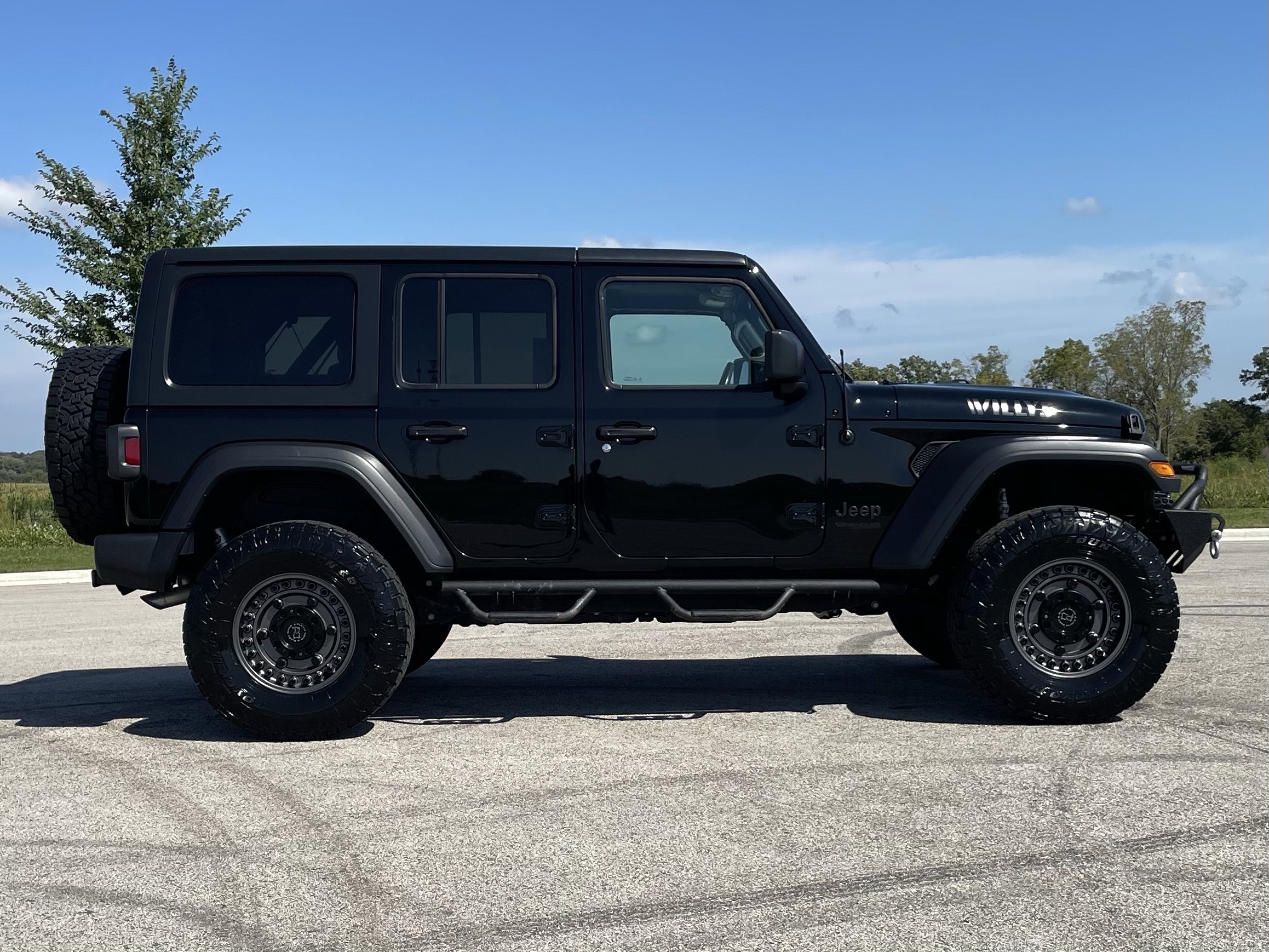 2020 Jeep Wrangler Unlimited Willys photo 3