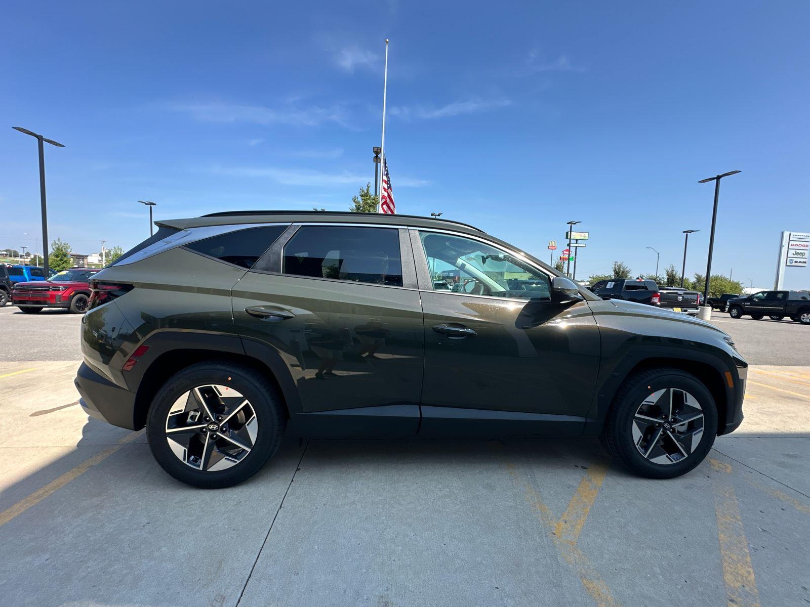 2026 Hyundai Tucson SEL photo 2