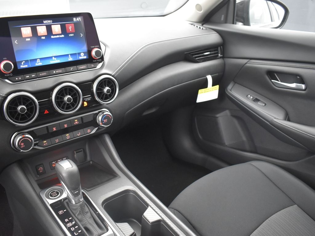 2025 Nissan Sentra SV photo 27