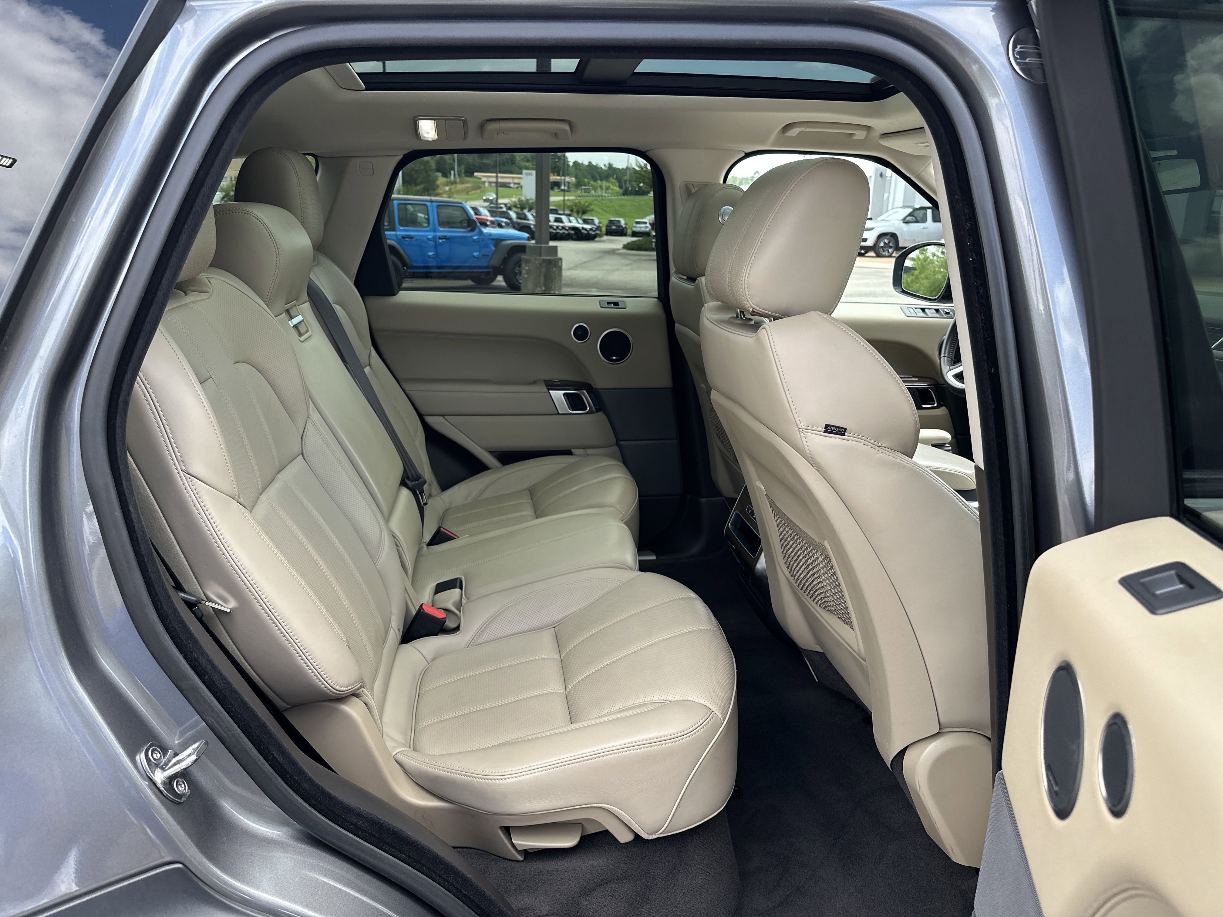 2016 Land Rover Range Rover Sport HSE photo 2