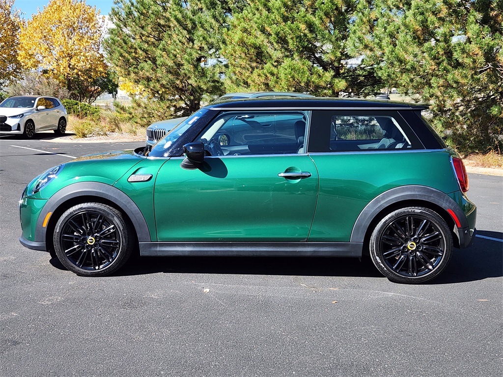 2022 Mini Cooper 2 Door Hardtop SE photo 2