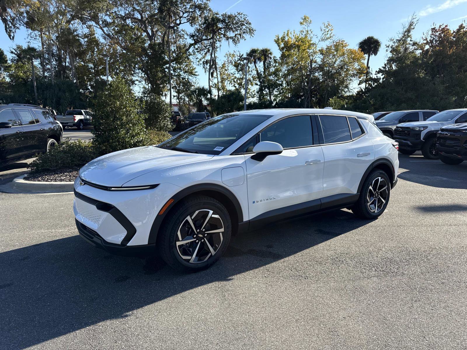 2026 Chevrolet Equinox EV 1LT photo 4