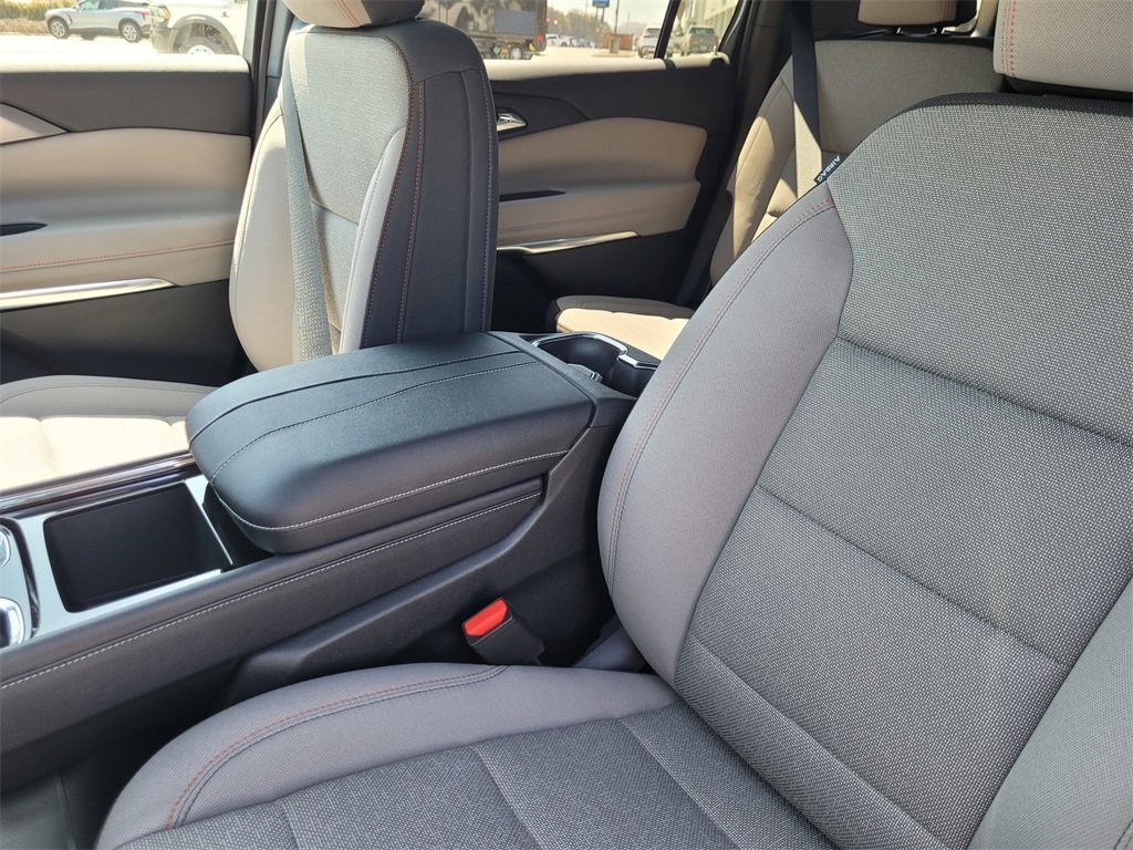 2026 Chevrolet Traverse photo 11