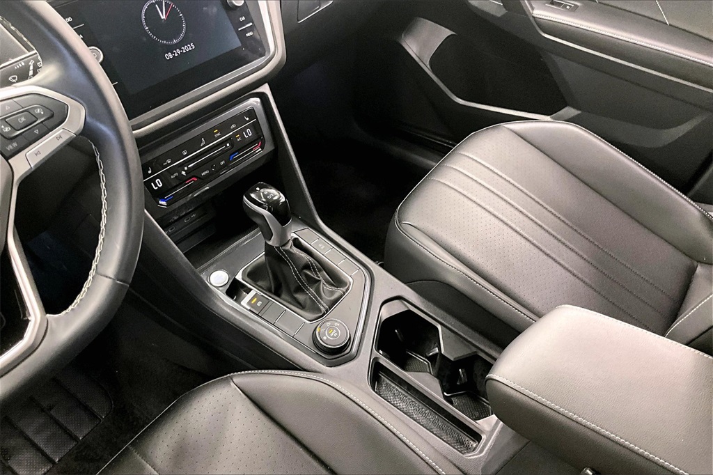 2024 Volkswagen Tiguan SE Wolfsburg Edition photo 16