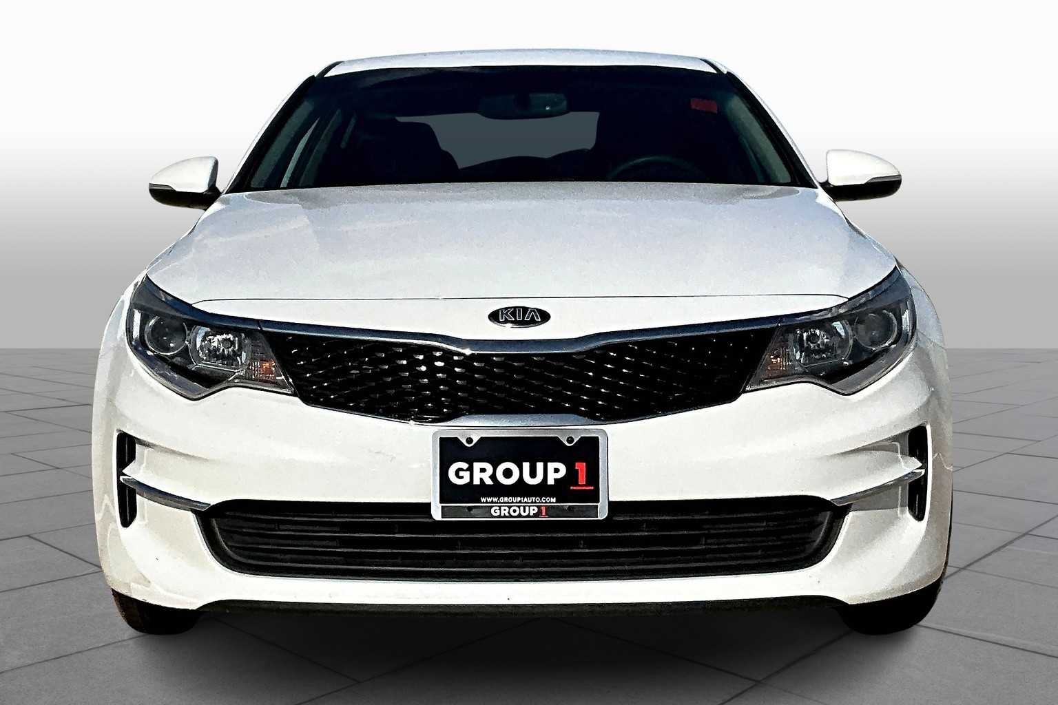 2018 Kia Optima LX photo 3
