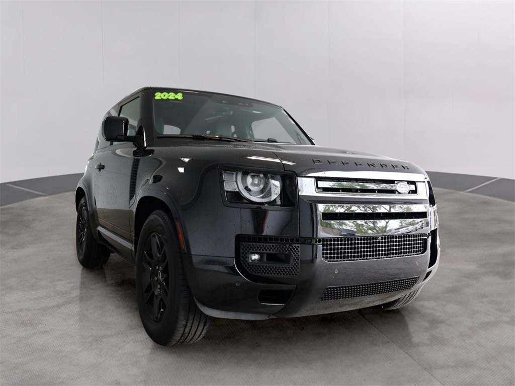 2024 Land Rover Defender 90 X-Dynamic SE photo 3