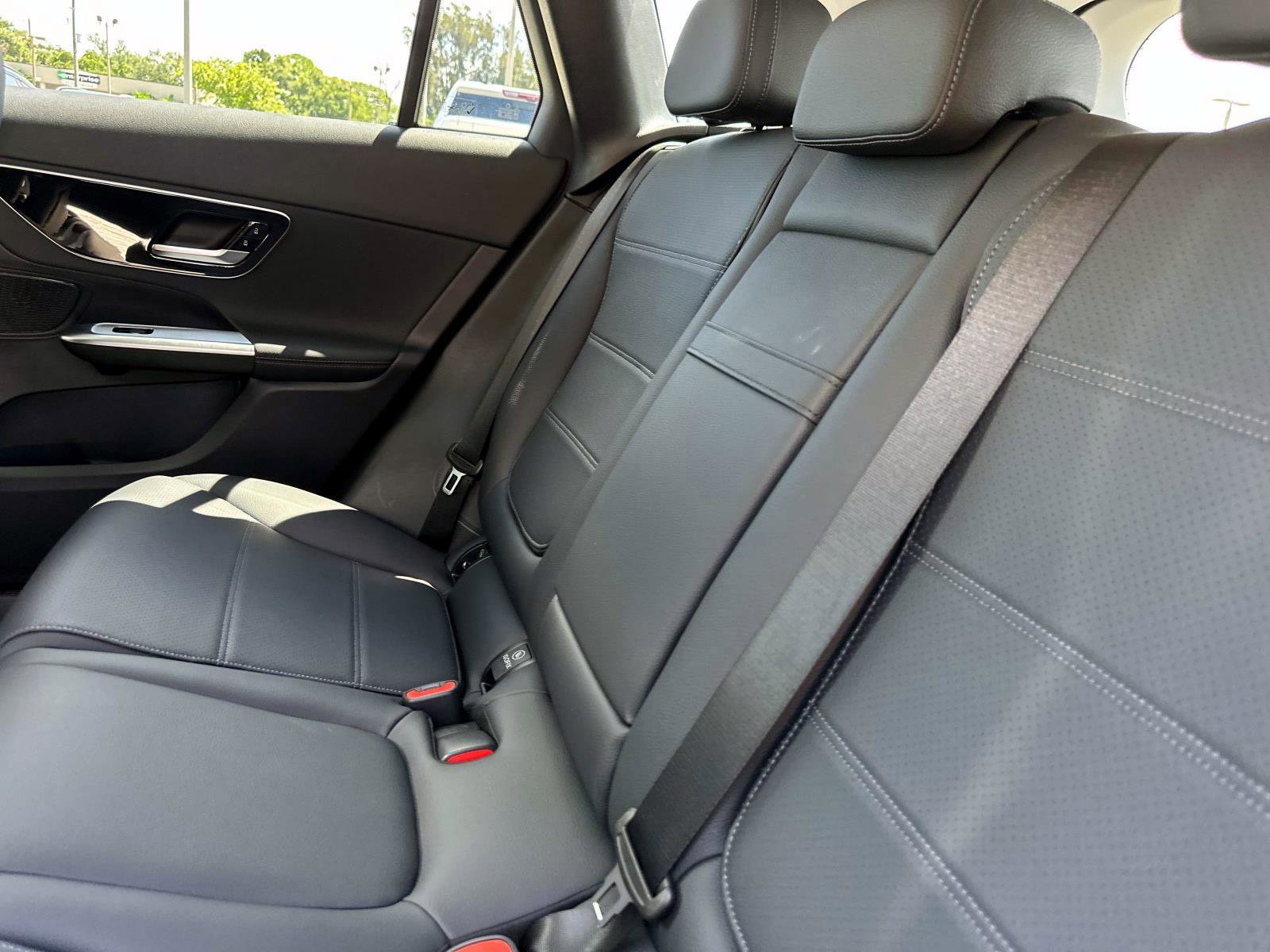 2025 Mercedes Benz GLC 350e 4MATIC photo 12