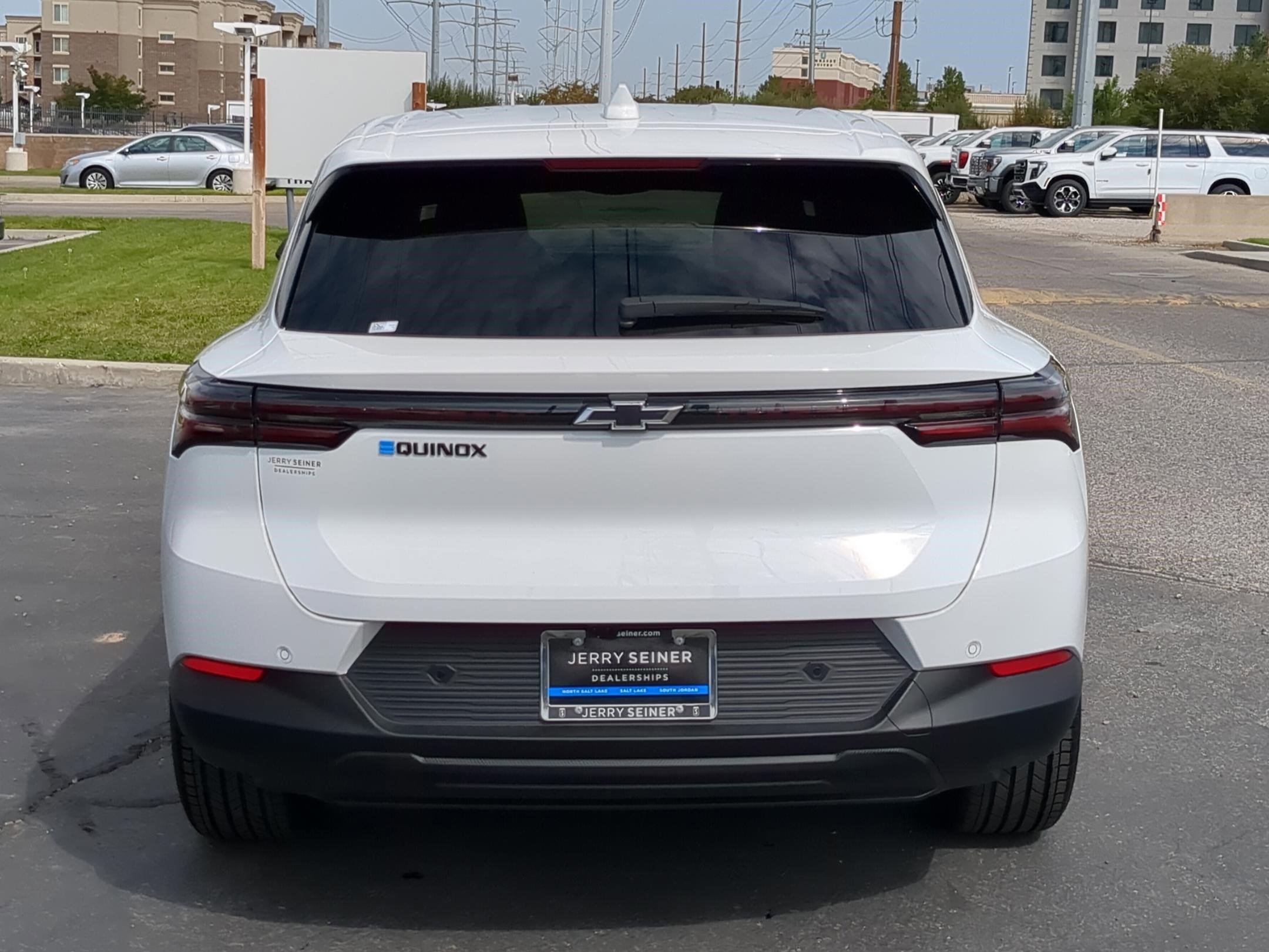 2025 Chevrolet Equinox EV 1LT photo 4