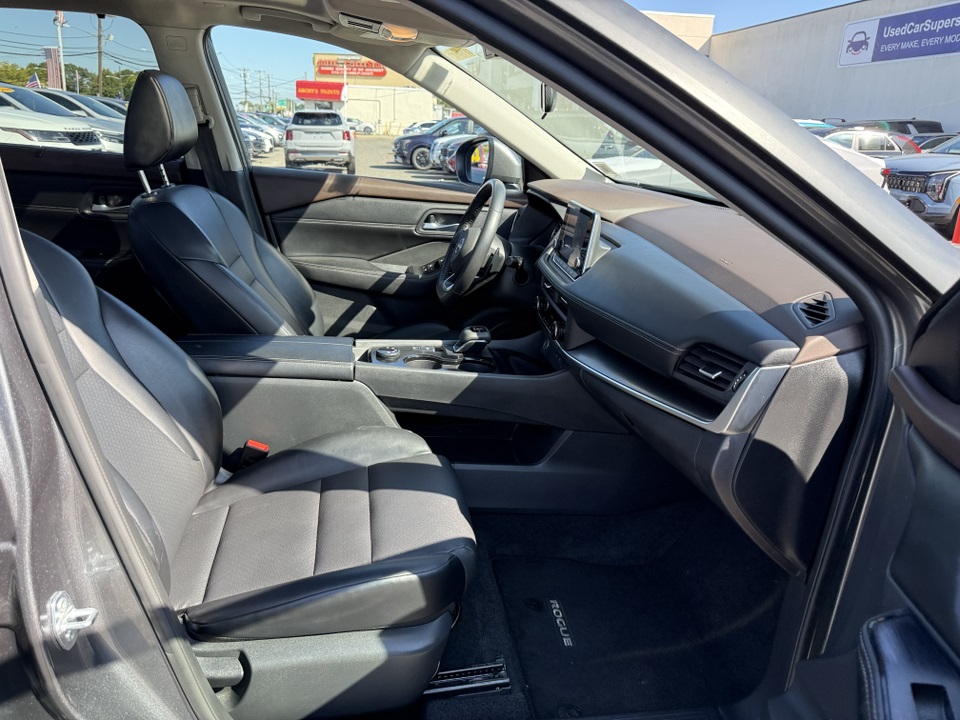 2023 Nissan Rogue SV photo 29