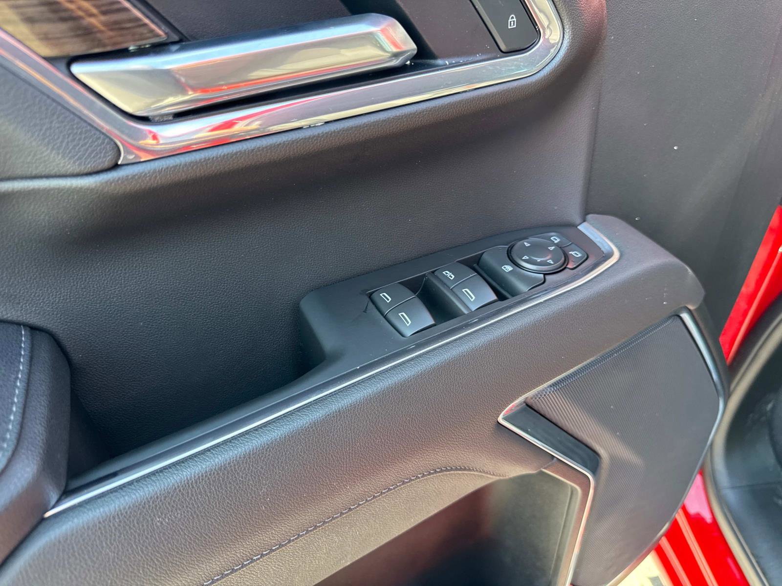 2025 Chevrolet Silverado 1500 LT photo 17
