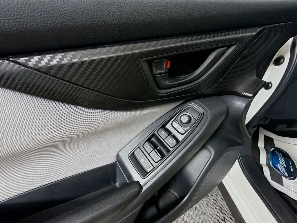 2019 Subaru Crosstrek 2.0i Premium photo 16