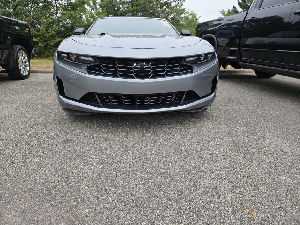 2024 Chevrolet Camaro 1LT photo 2