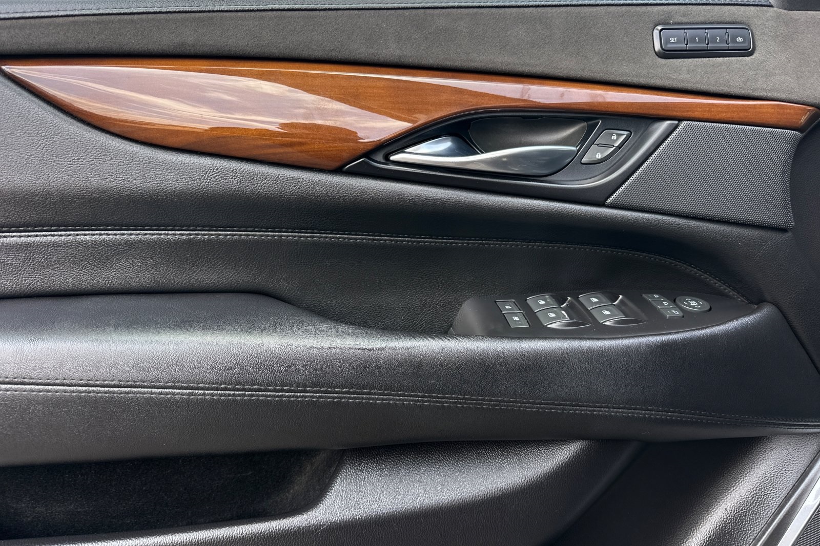 2019 Cadillac Escalade Premium Luxury photo 10