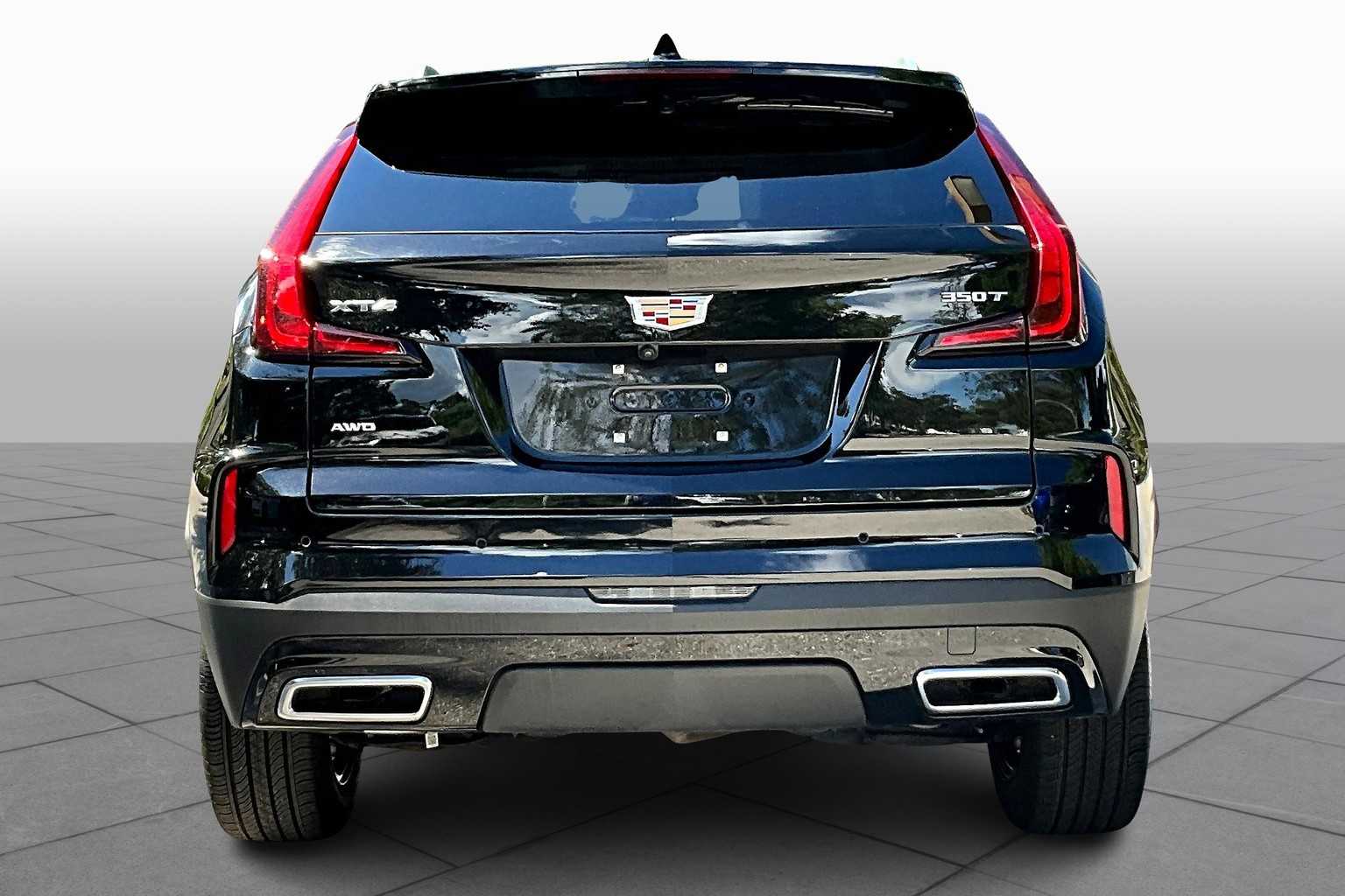 2025 Cadillac XT4 Premium Luxury photo 4