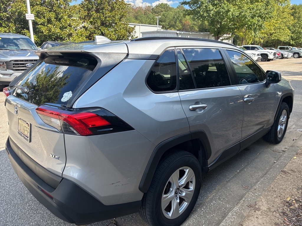 2020 Toyota RAV4 XLE photo 2