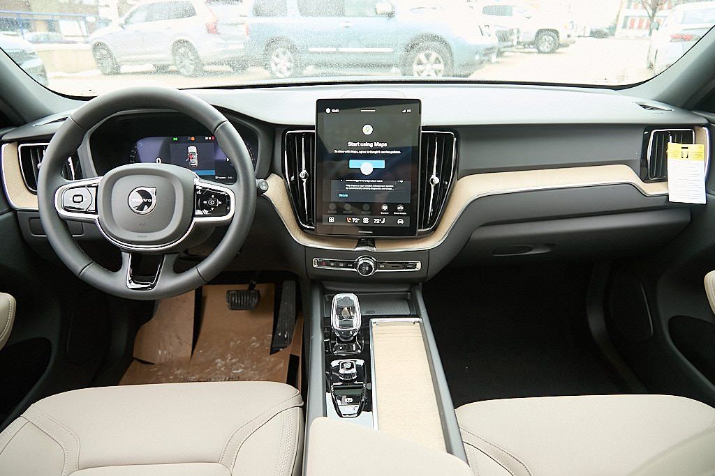 2026 VOLVO XC60 - Image 24