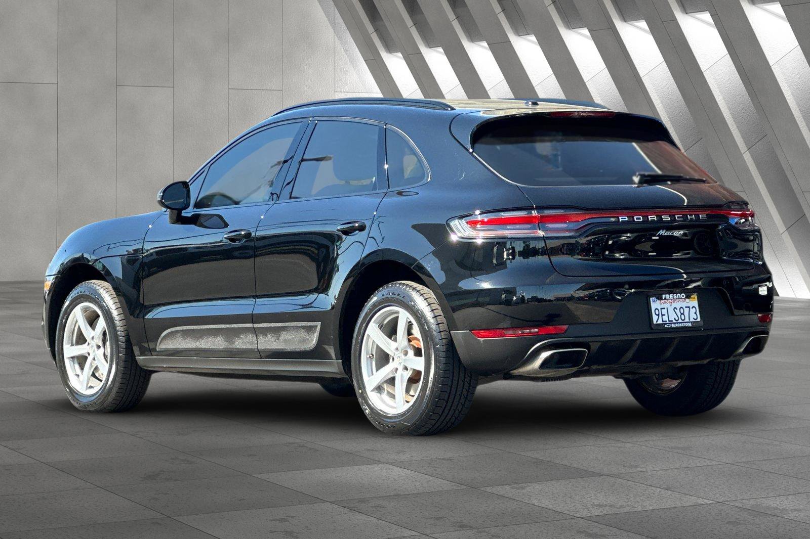 2021 Porsche Macan Base photo 5
