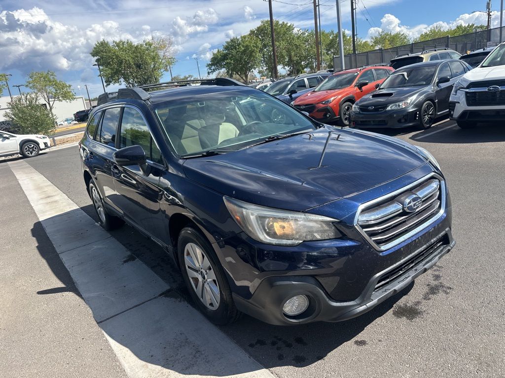 2018 Subaru Outback 2.5i Premium photo 2