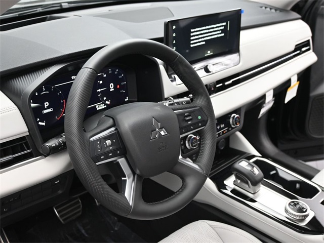 2025 Mitsubishi Outlander Platinum S-AWC photo 4