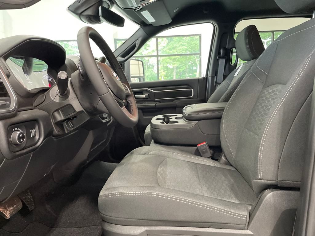 2025 Ram 2500 Big Horn photo 2
