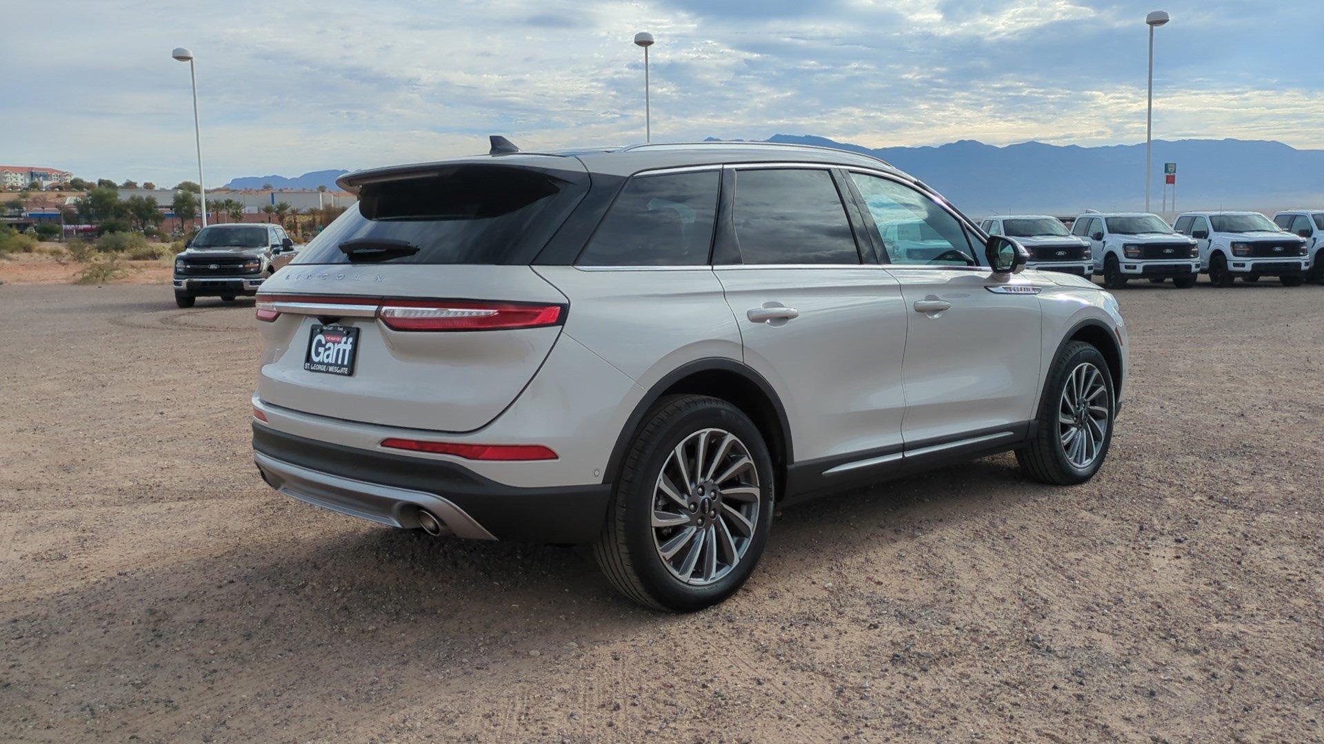 2023 Lincoln Corsair Reserve photo 2