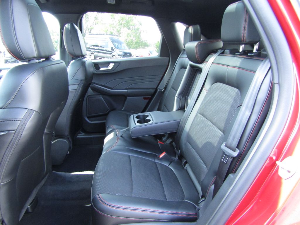 2025 Ford Escape ST-Line Select photo 14