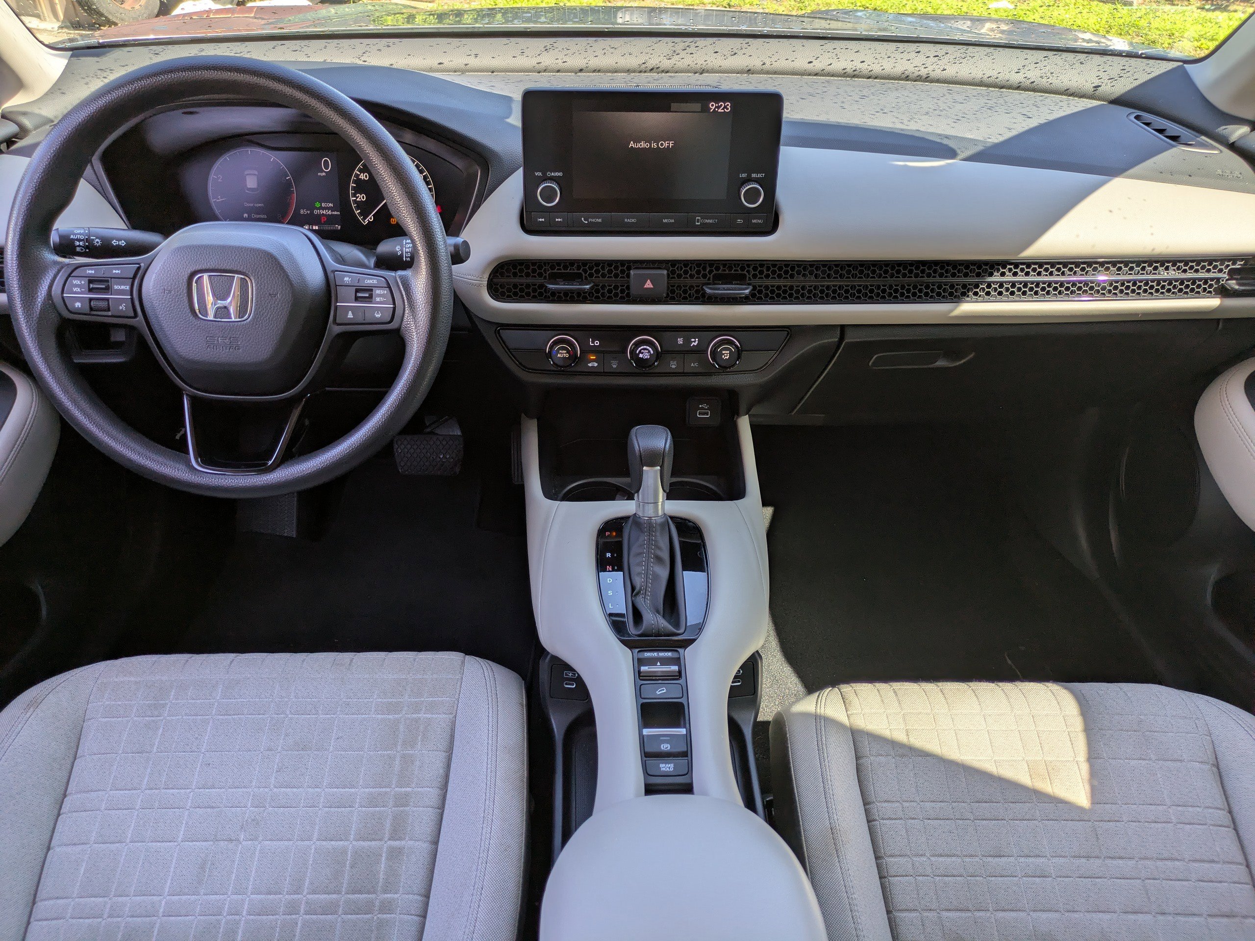2024 Honda HR-V LX 2WD photo 3