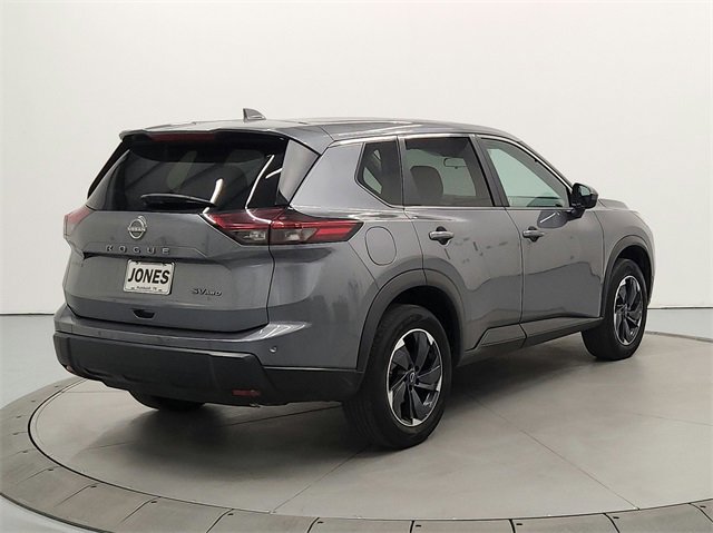 2024 Nissan Rogue SV photo 4