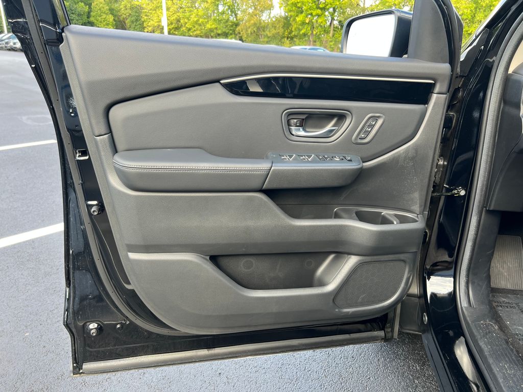 2025 Honda Pilot EX-L photo 18
