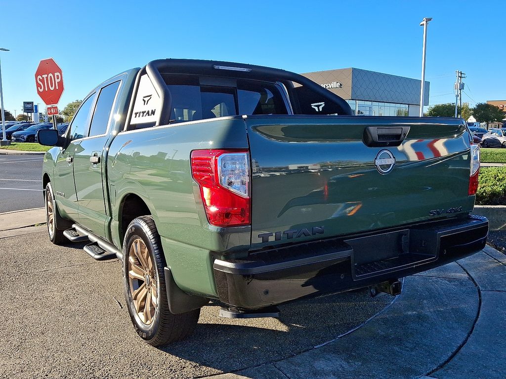 2024 Nissan Titan SV photo 4