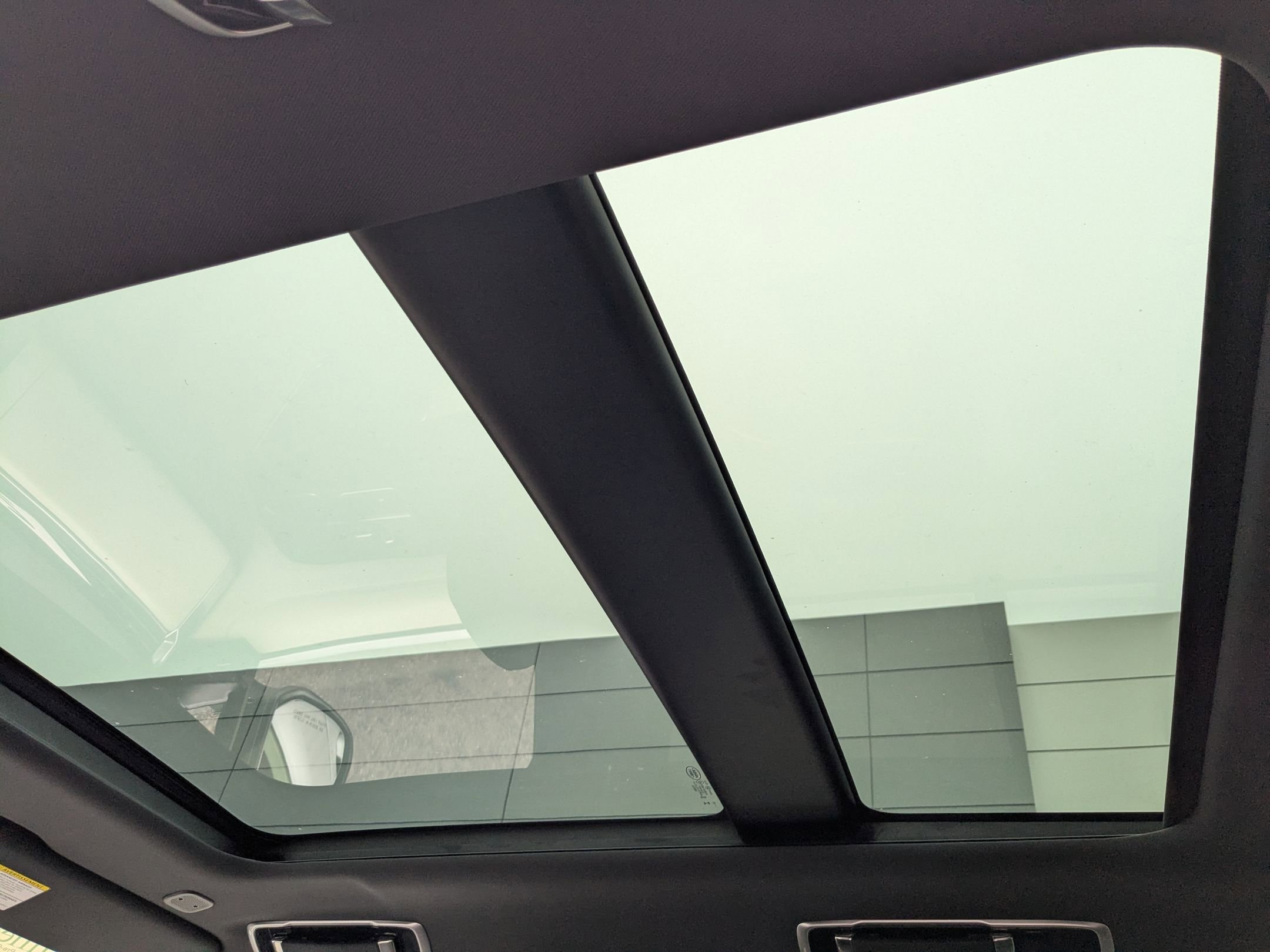 2024 Land Rover Range Rover SE photo 18