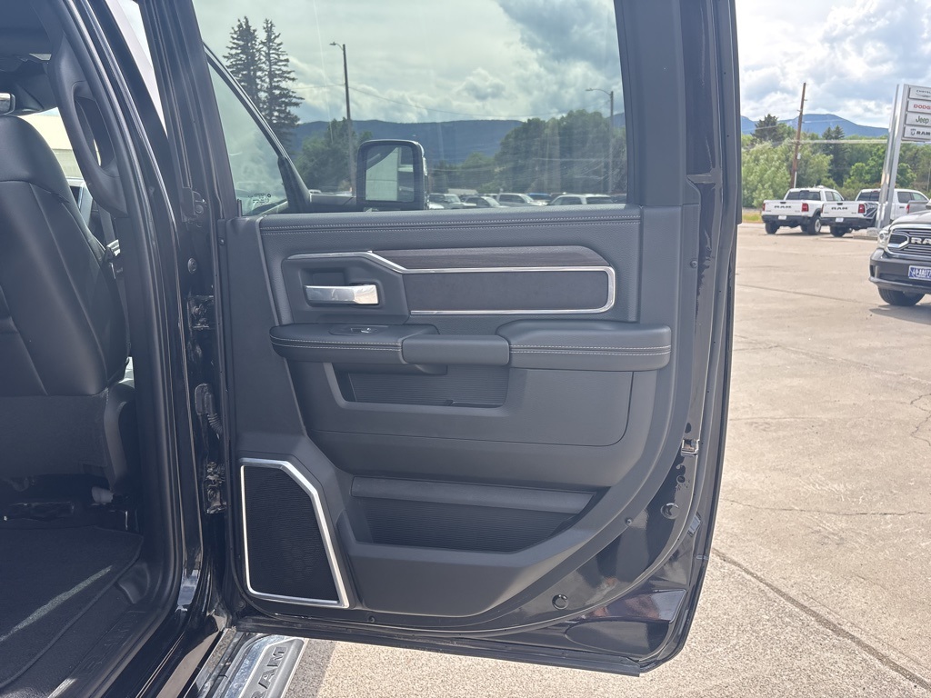2025 Ram 2500 Laramie photo 16