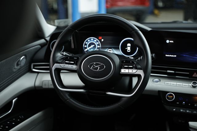 2022 Hyundai Elantra Limited photo 31